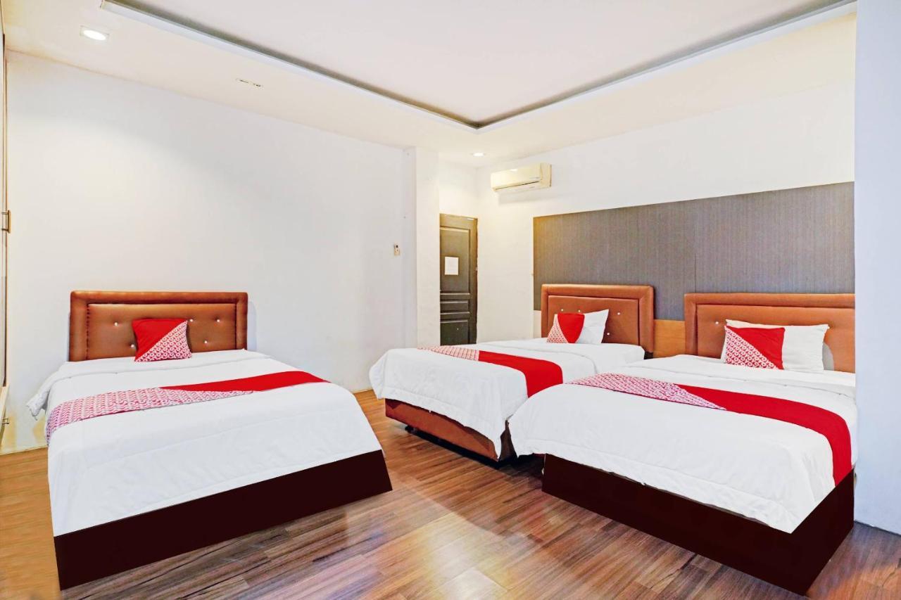 Oyo 90450 Sentra Inn Medan Exteriér fotografie
