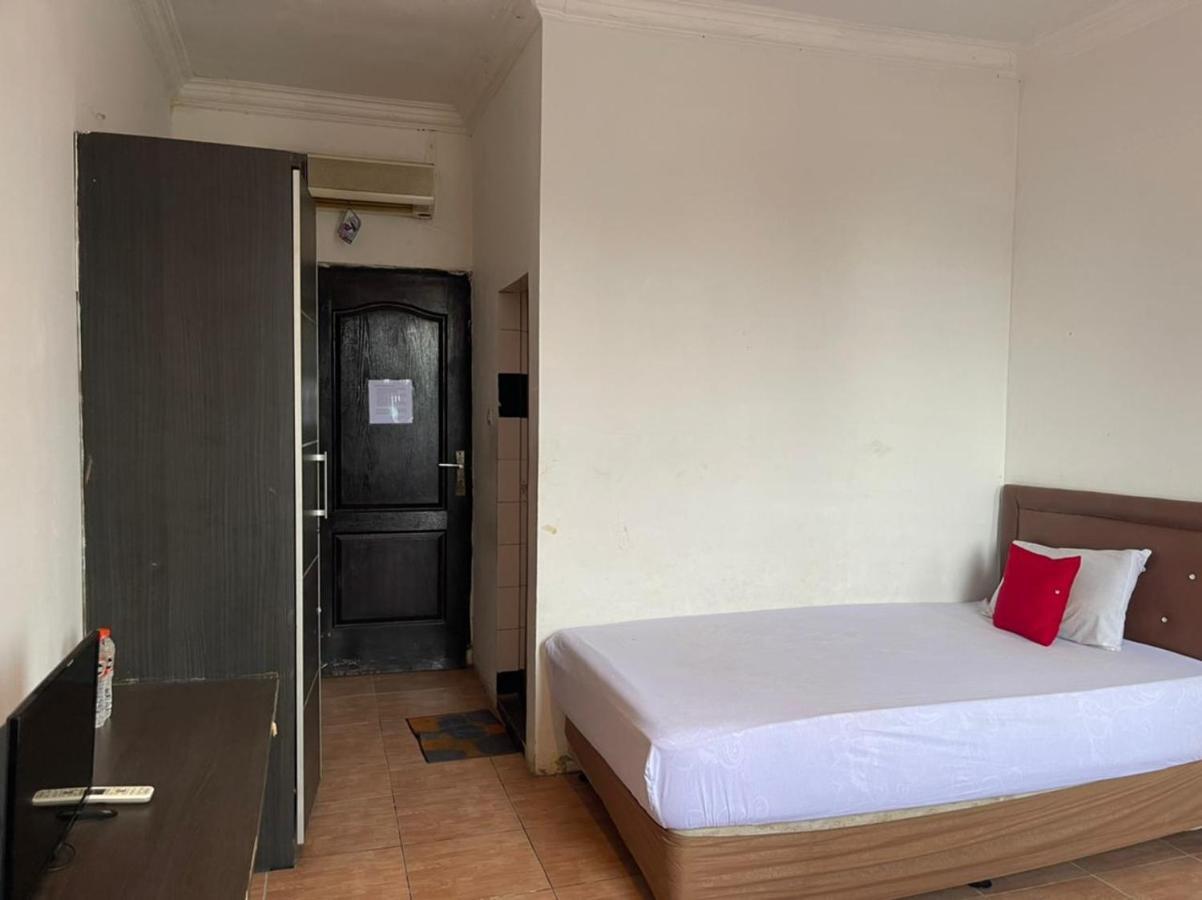 Oyo 90450 Sentra Inn Medan Exteriér fotografie